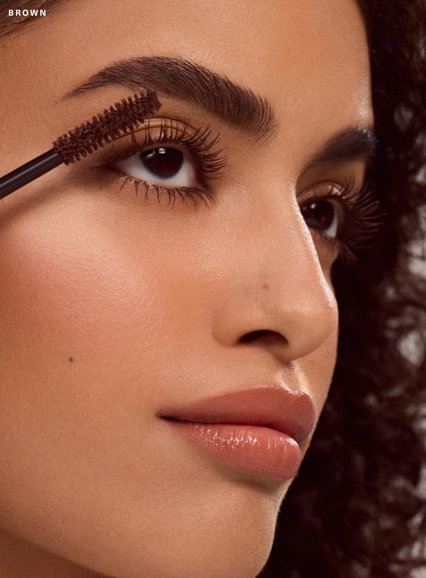 Perfect Strokes Universal Volumizing Mascara Brown