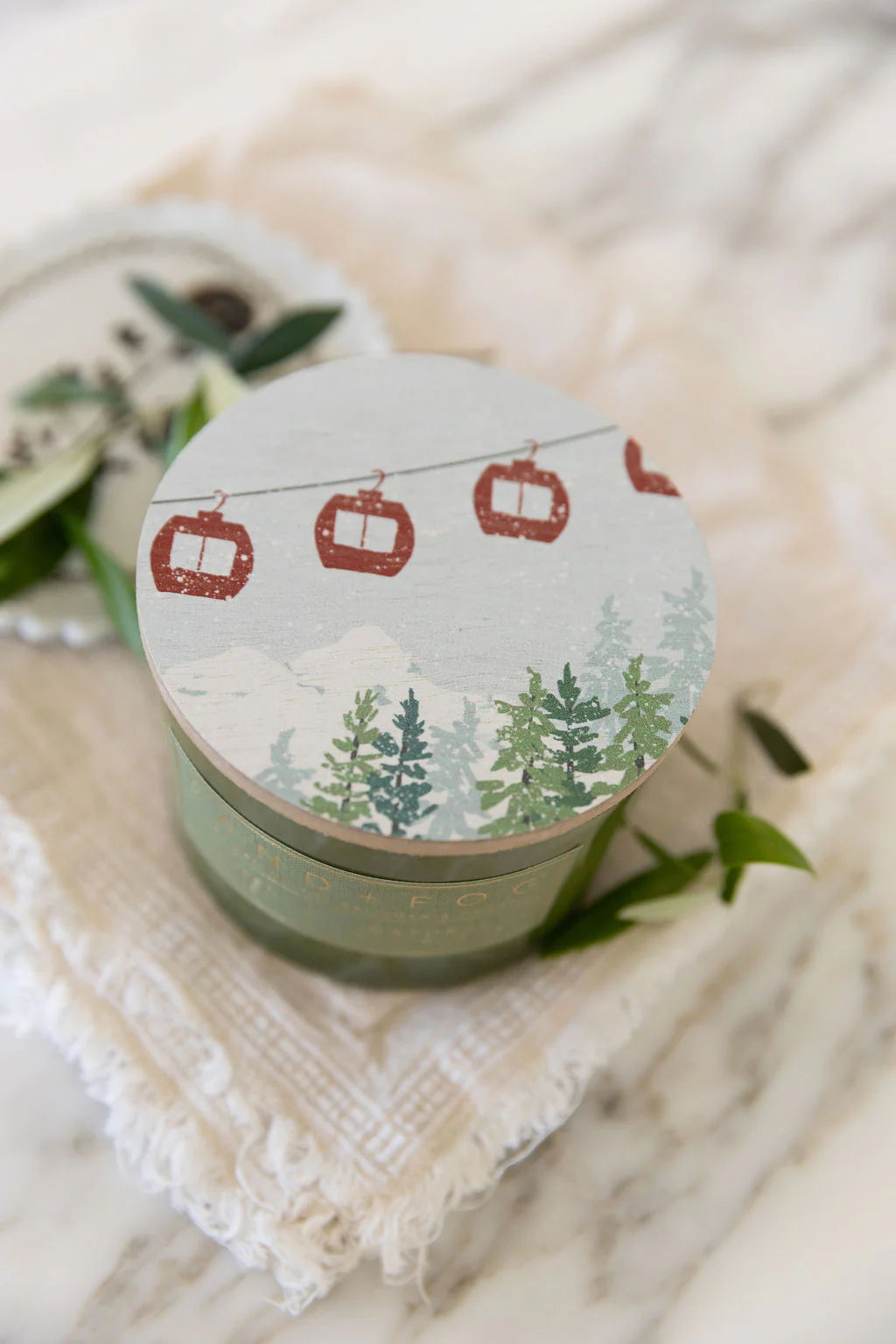 Winter Pine 12 oz scented candle