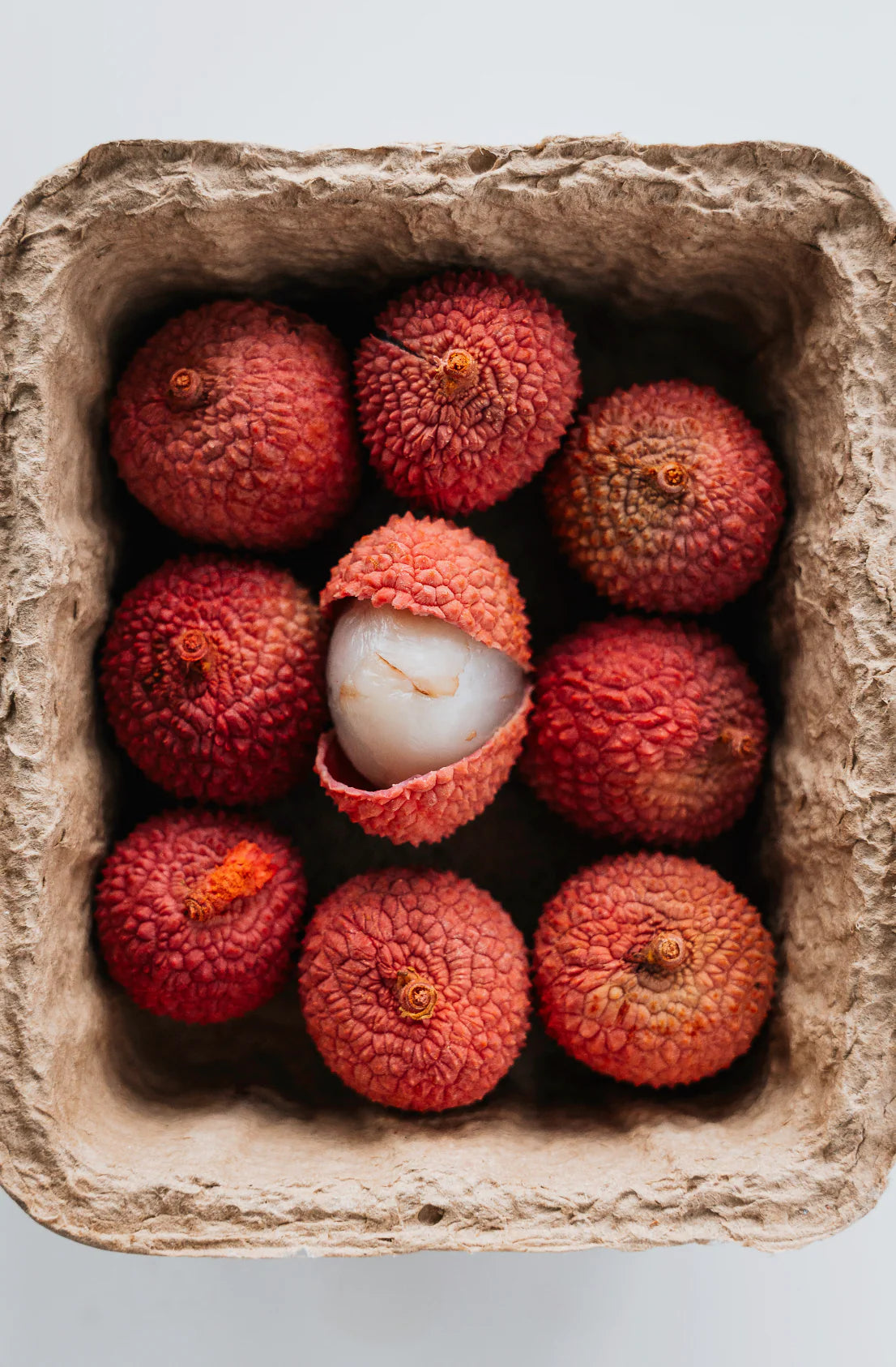 Lychee & Currant 12 oz scented candle