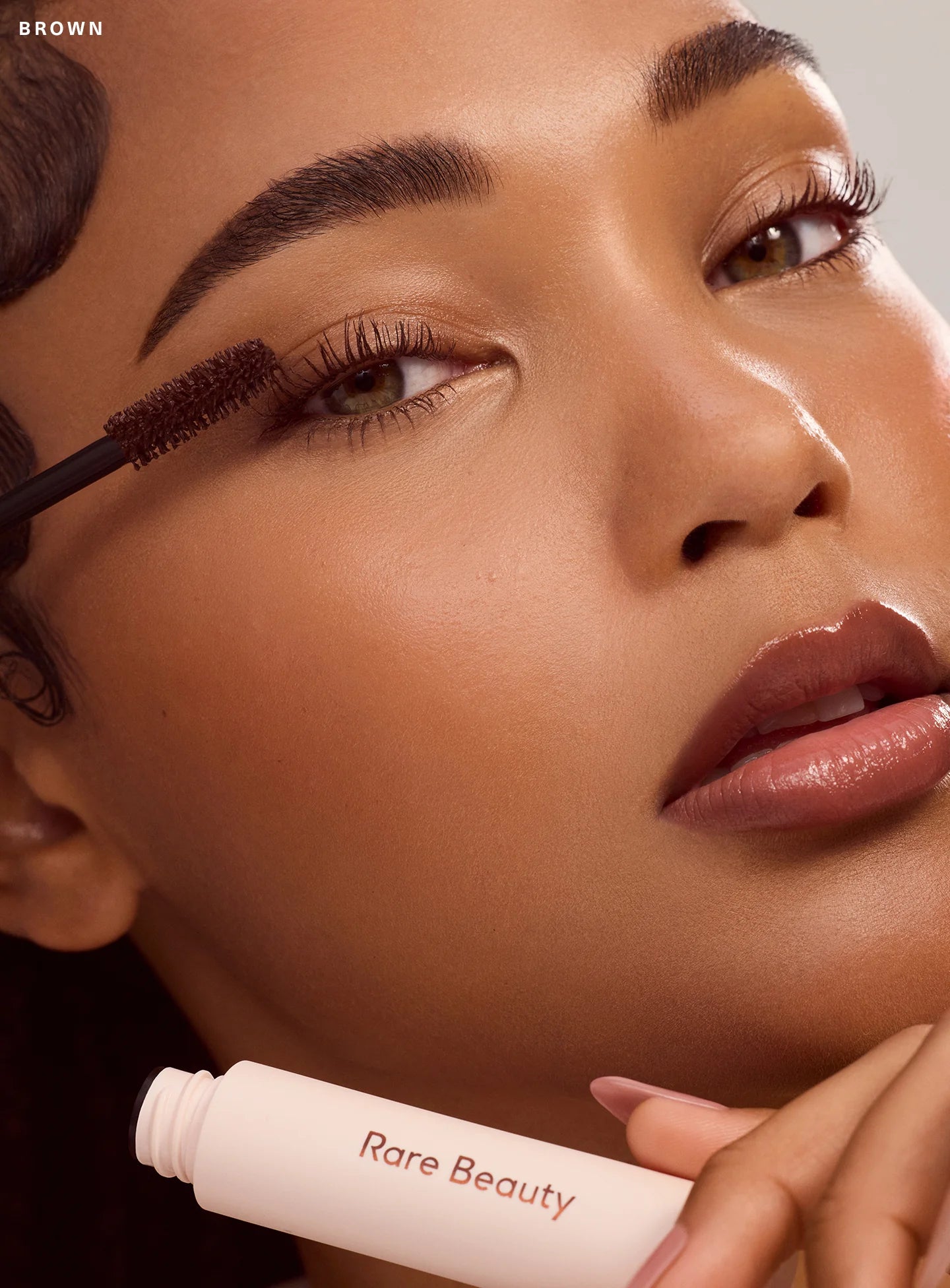 Perfect Strokes Universal Volumizing Mascara Brown