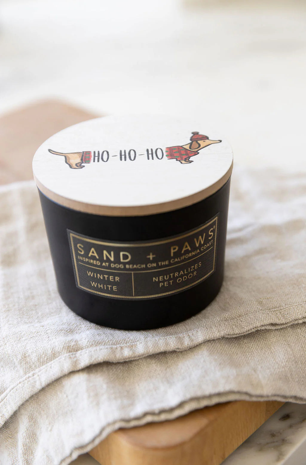 Sand + Paws Winter White 12 oz scented candle