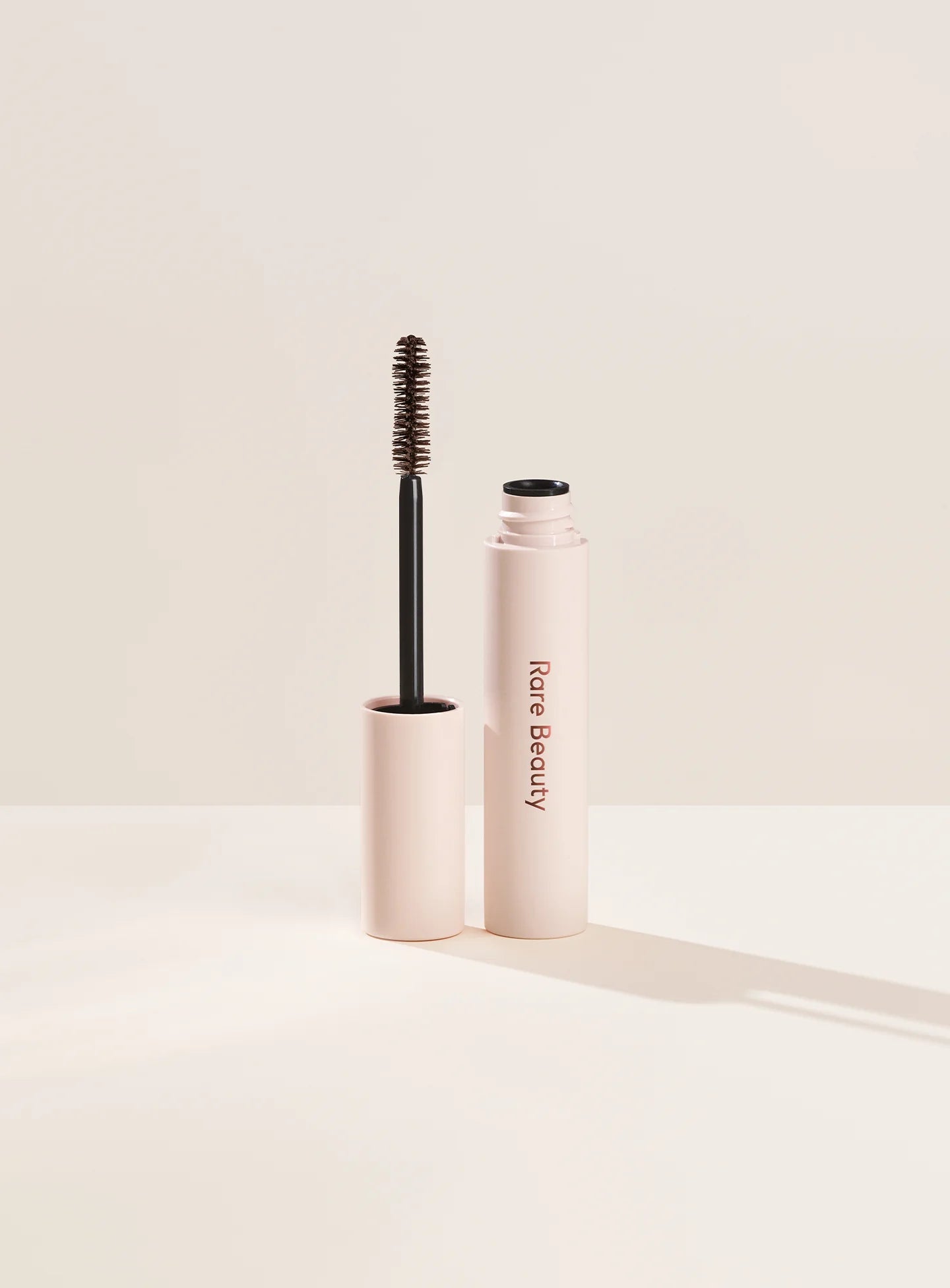 Perfect Strokes Universal Volumizing Mascara Brown
