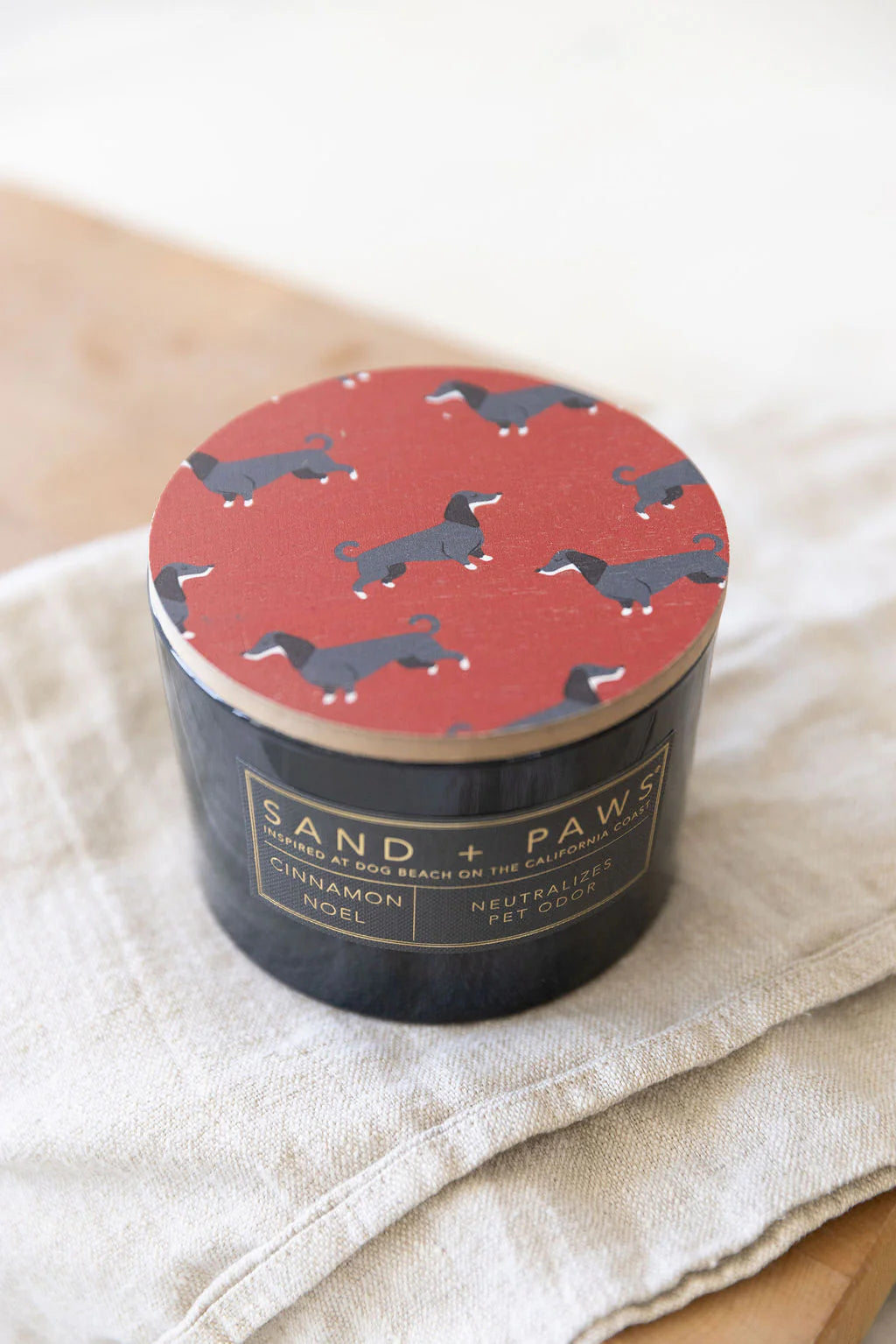 Sand + Paws Cinnamon Noel 12 oz scented candle